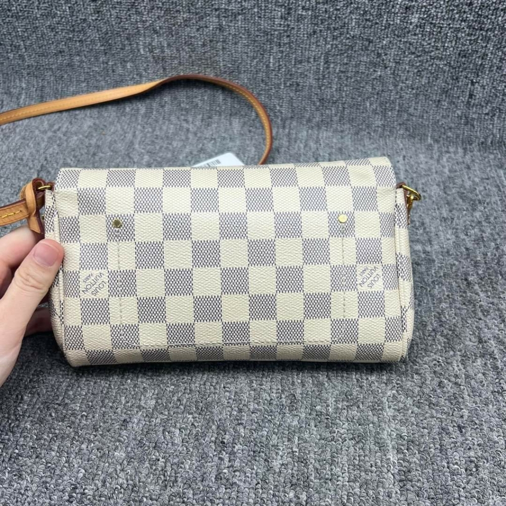 Auth Louis Vuitton Favorite MM White Damier Azur Shoulder Bag 835-110524 - Picture 3 of 16
